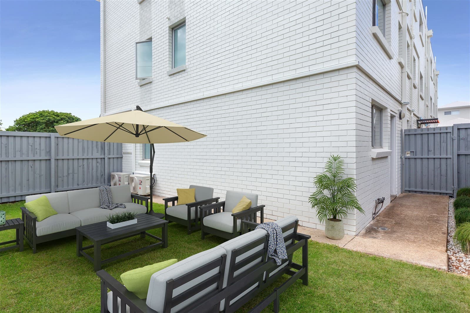 1/8 Cardross Street, Yeerongpilly, Yeerongpilly - Image 1