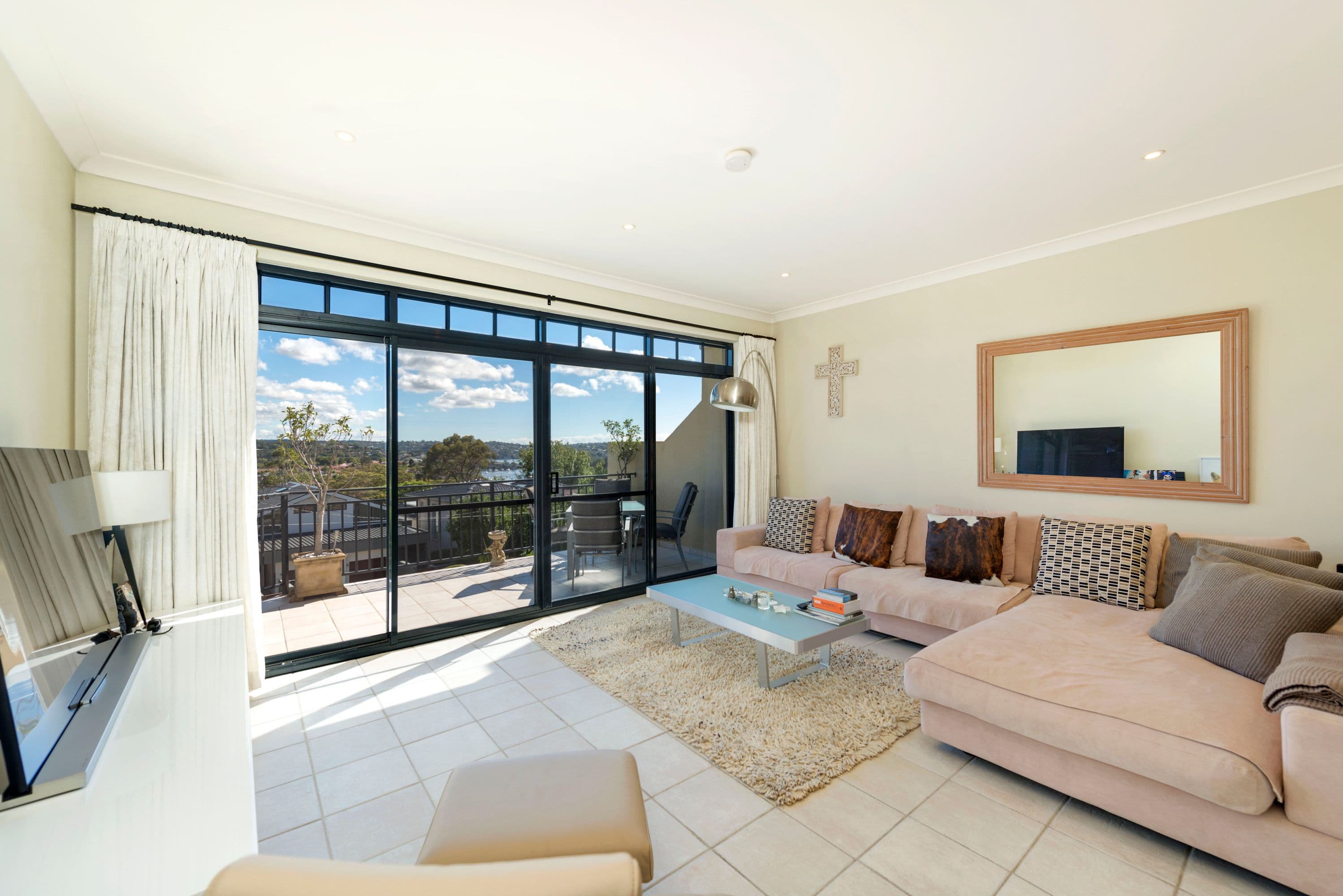 1/33 Grasmere Road, Cremorne - Thumbnail 2