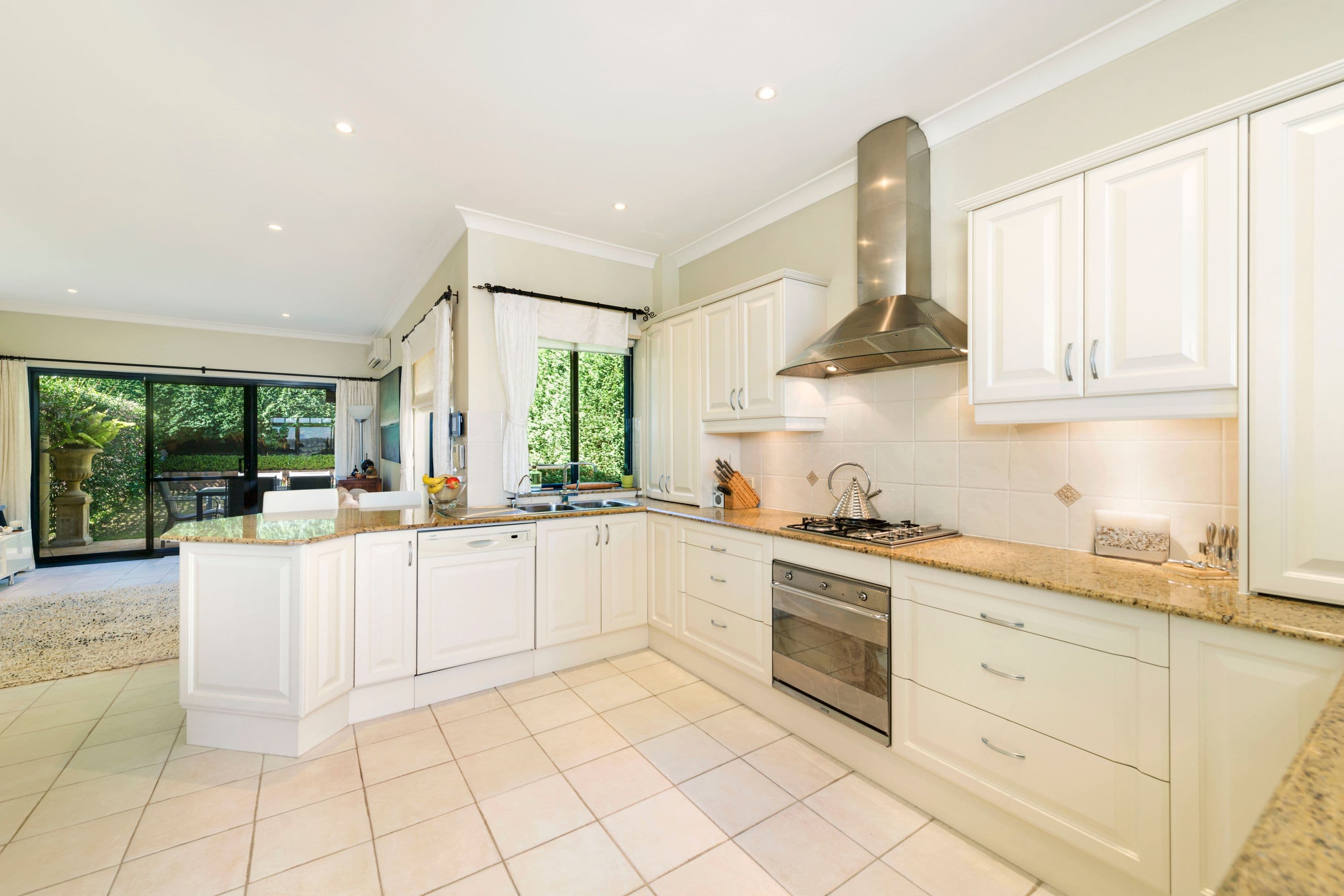 1/33 Grasmere Road, Cremorne - Thumbnail 3
