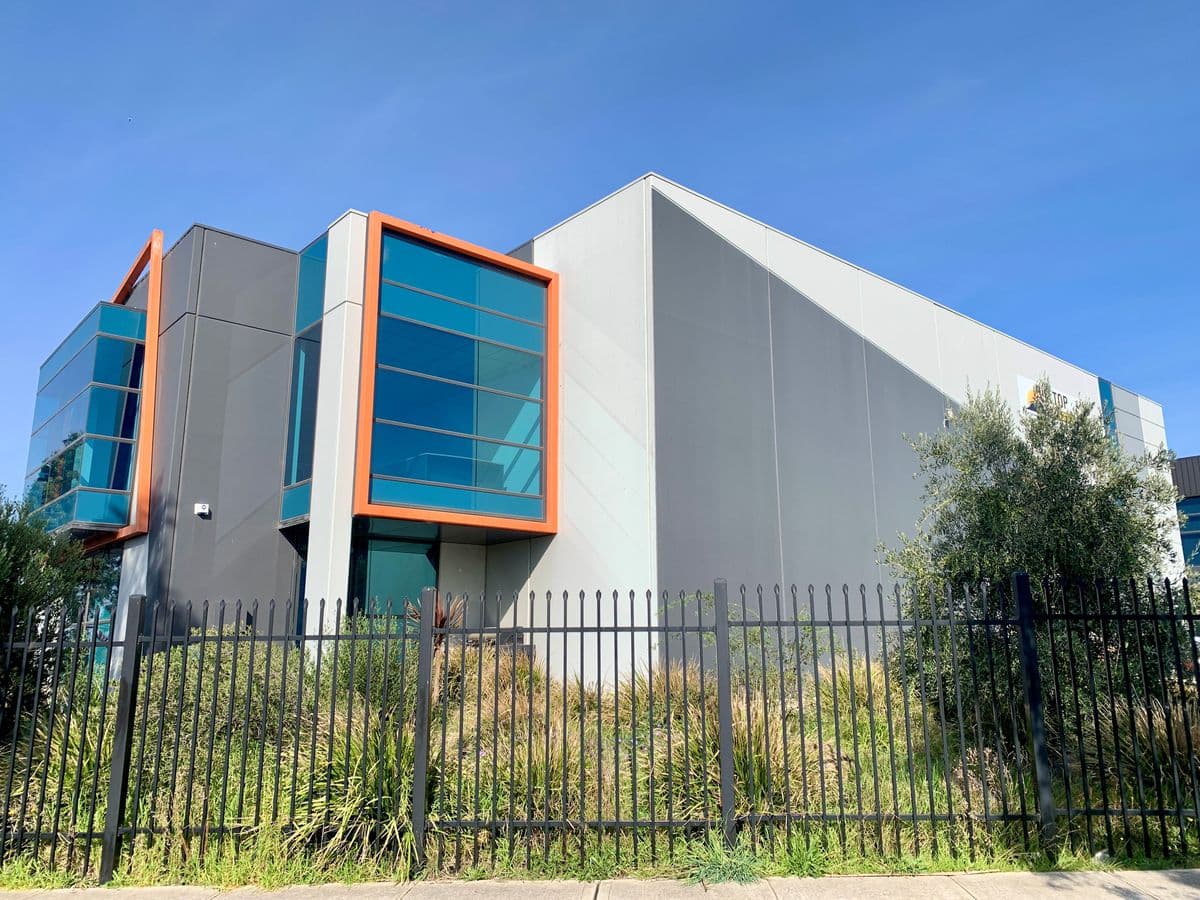 21 North Park Drive, Somerton, Somerton - Thumbnail 2