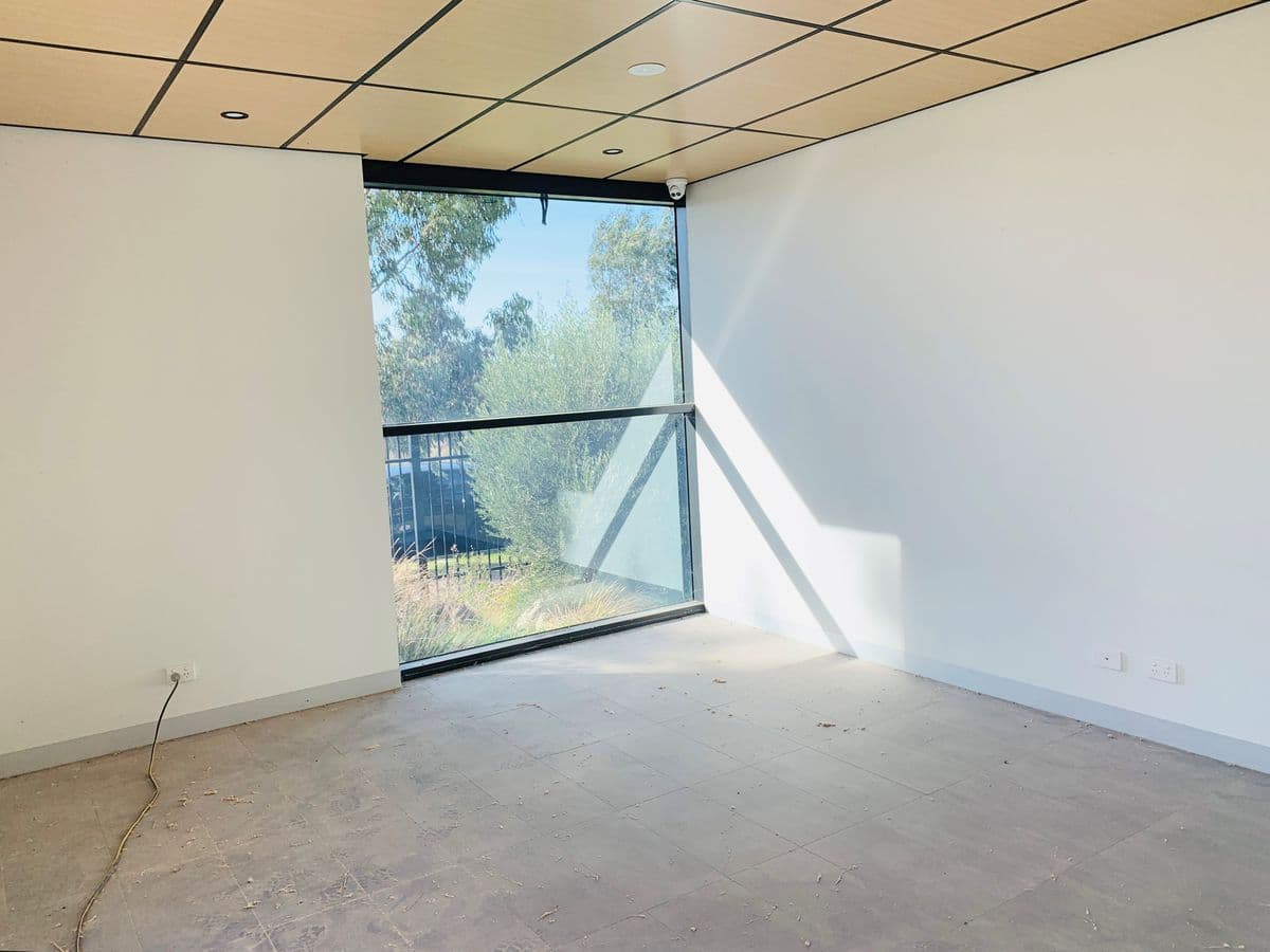 21 North Park Drive, Somerton, Somerton - Thumbnail 5