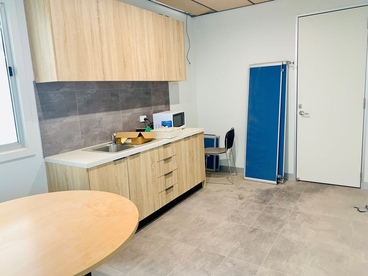 21 North Park Drive, Somerton, Somerton - Thumbnail 7