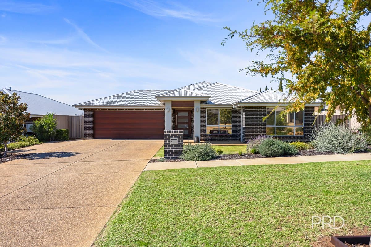 3 Whitten Avenue, BOOROOMA NSW 2650, Boorooma - Image 1