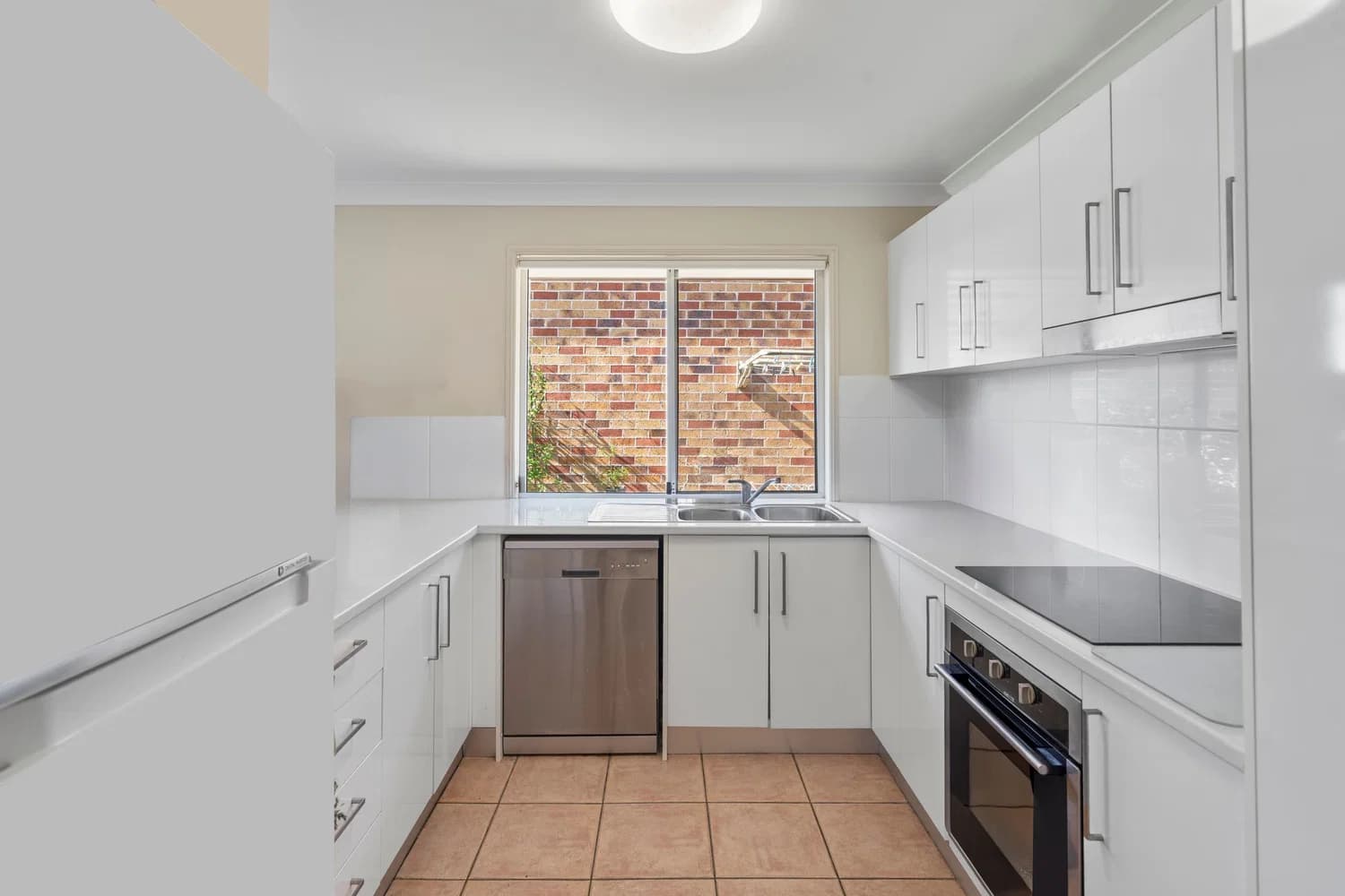 4 Acacia Close, Holland Park West, QLD, 4121, Holland Park West - Thumbnail 4