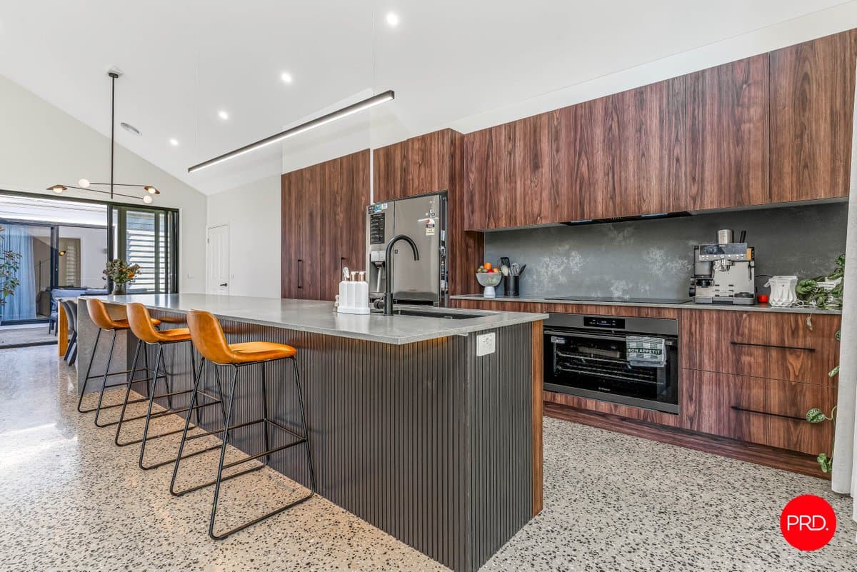 7 Honeysuckle Street, BENDIGO VIC 3550, Bendigo - Thumbnail 2