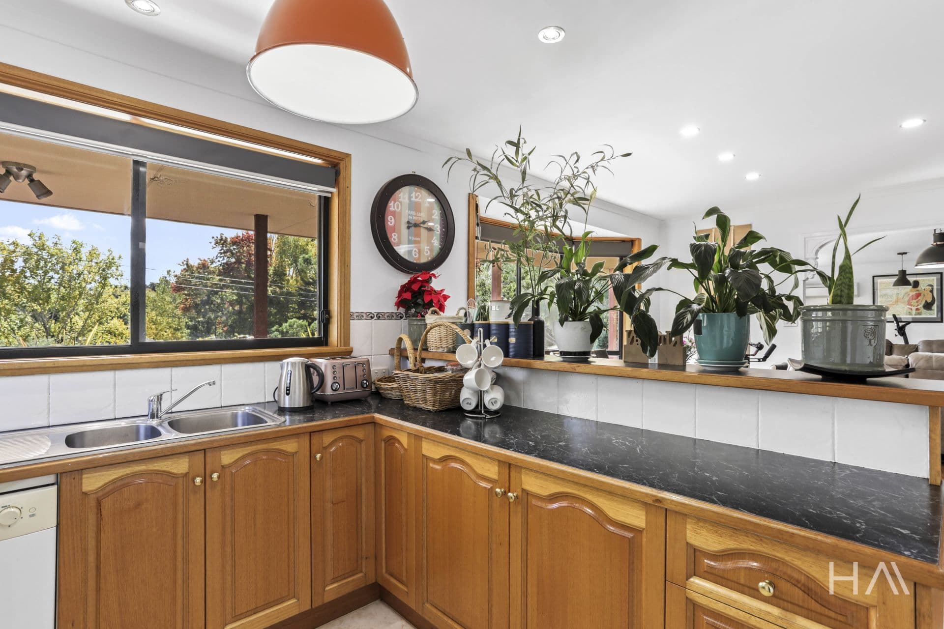 64 Allison Avenue Riverside, Riverside - Thumbnail 6