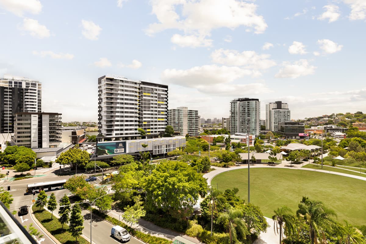 584/15 Finnegan Street, Hamilton - Image 1