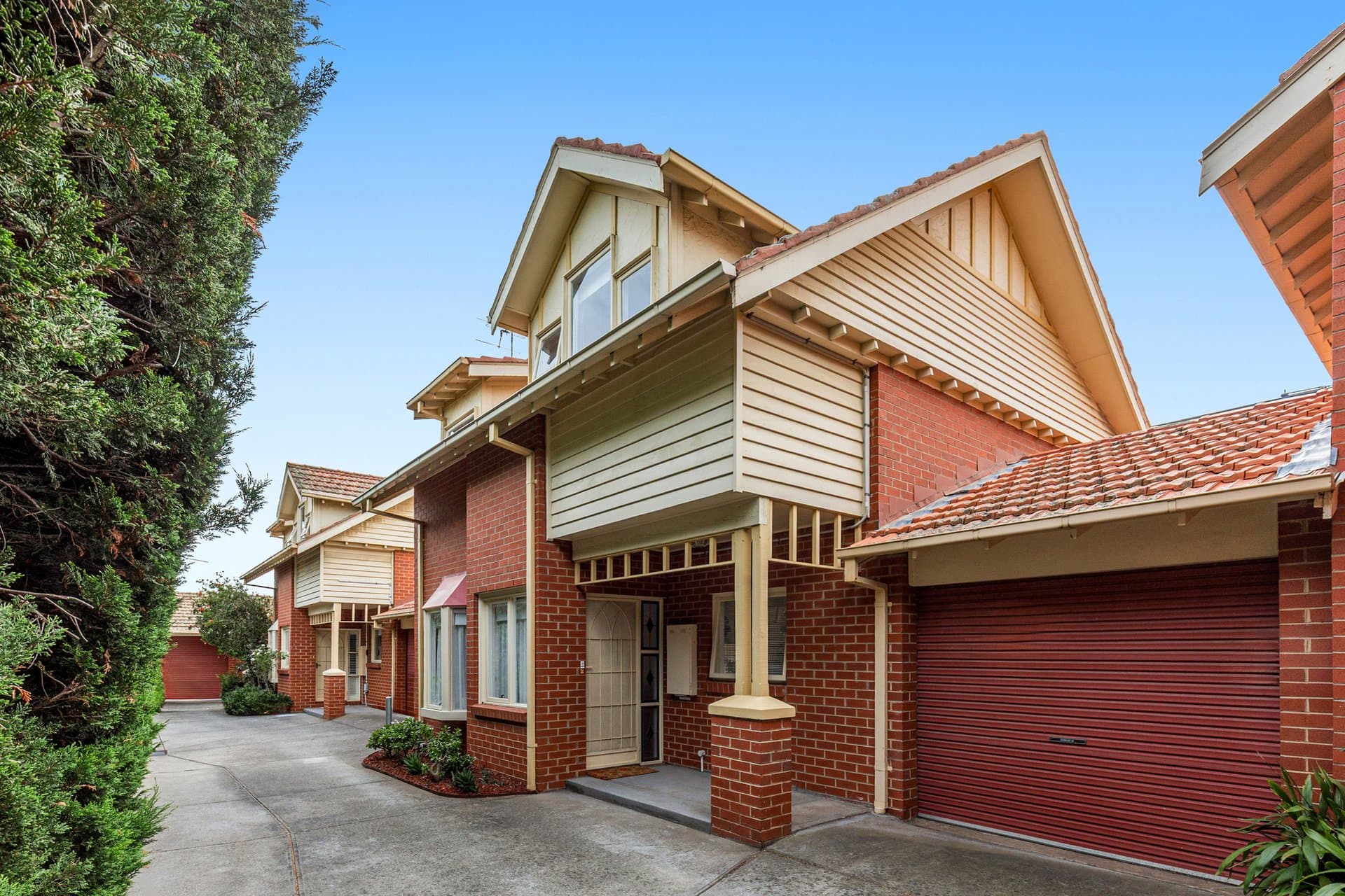 2/15 Balmoral Street, Essendon - Image 1