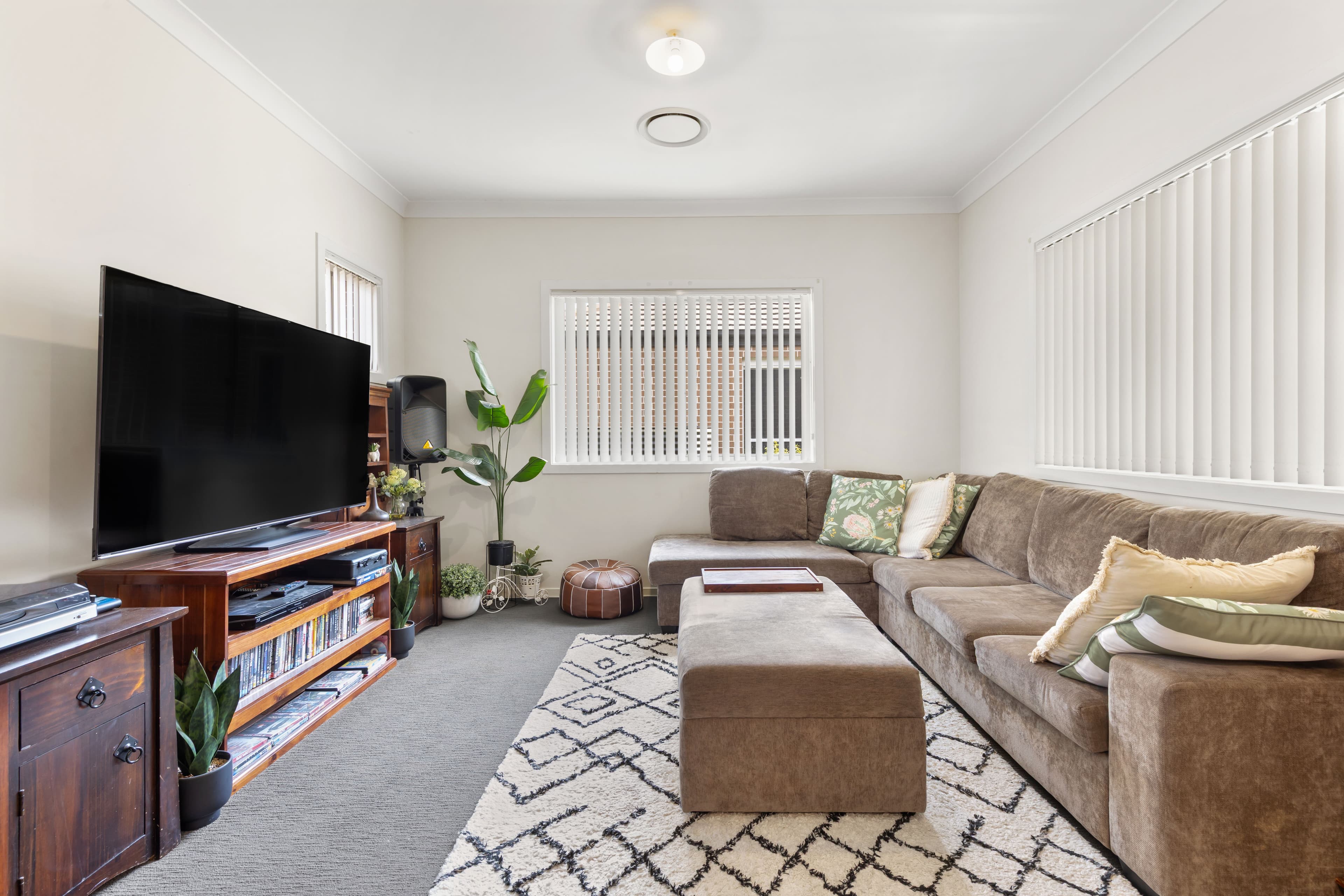 29 Sydney Smith Drive, PENRITH, Penrith - Thumbnail 5