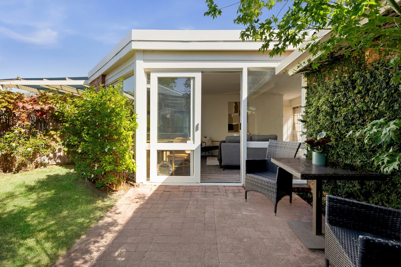 3/18-20 Fewster Road, Hampton, Hampton - Thumbnail 3
