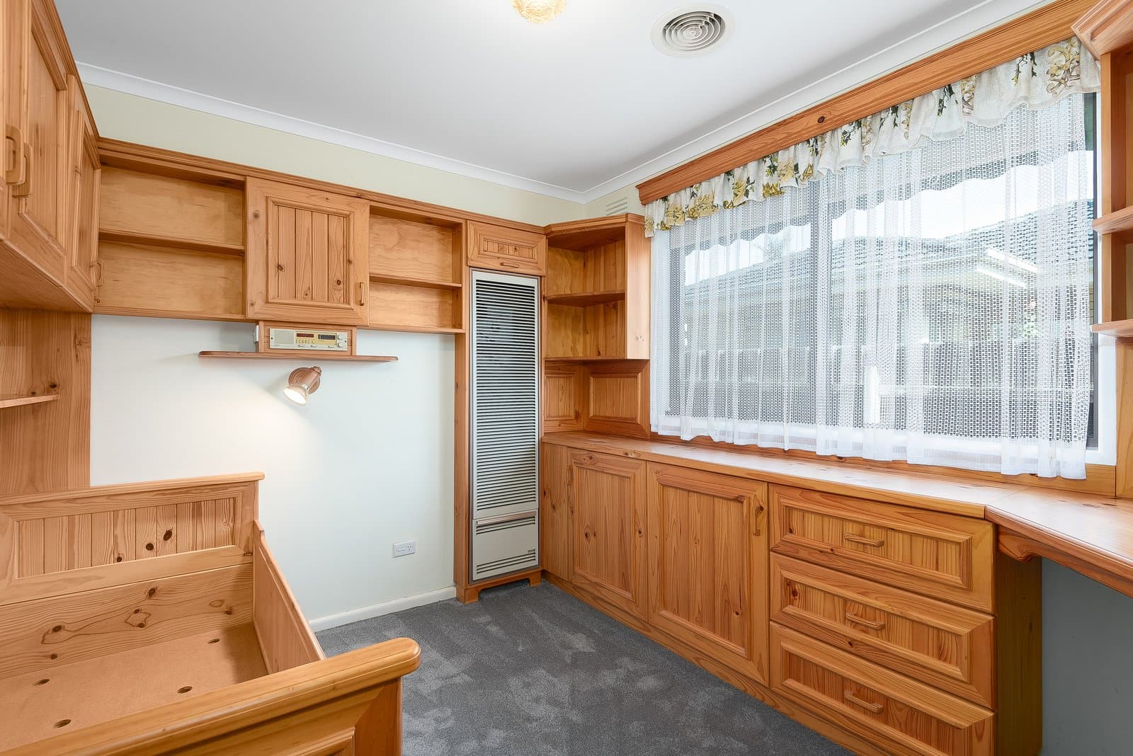 13 Kansas Avenue, Bell Post Hill, Bell Post Hill - Thumbnail 8