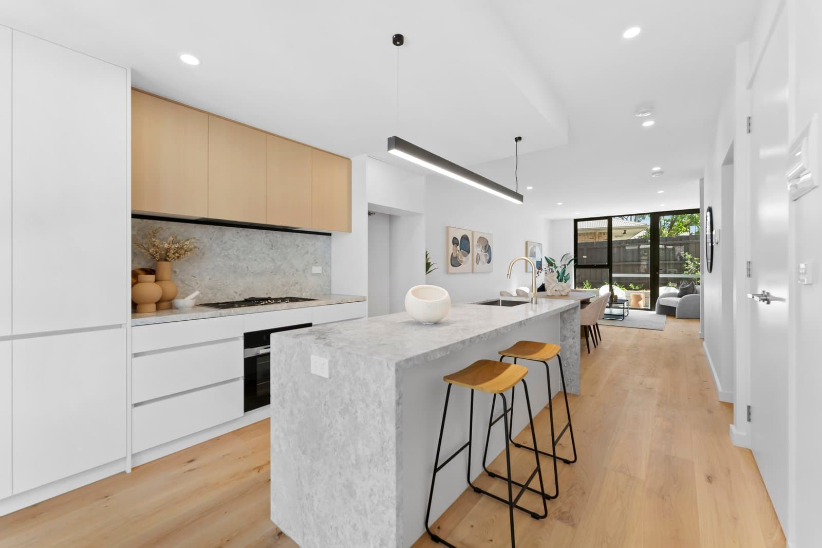 16/19 Whitehorse Road, Blackburn, Blackburn - Thumbnail 6