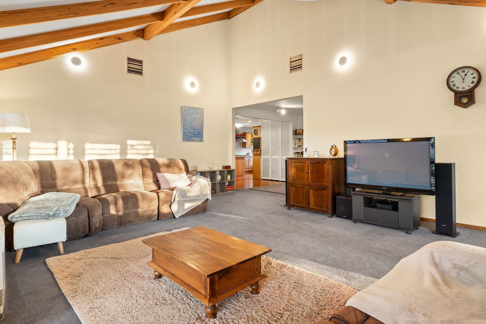 1 Ian Grove, Mount Waverley, Mount Waverley - Thumbnail 3