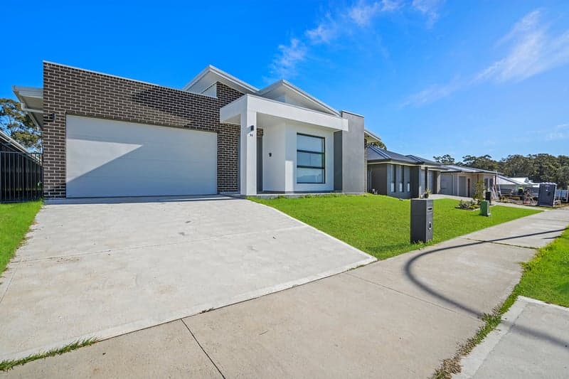 31 Sunset Drive, Thornton - Image 1