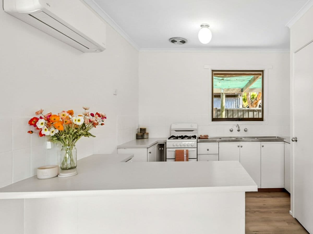 1/9 Crusoe Road, KANGAROO FLAT, Kangaroo Flat - Thumbnail 2