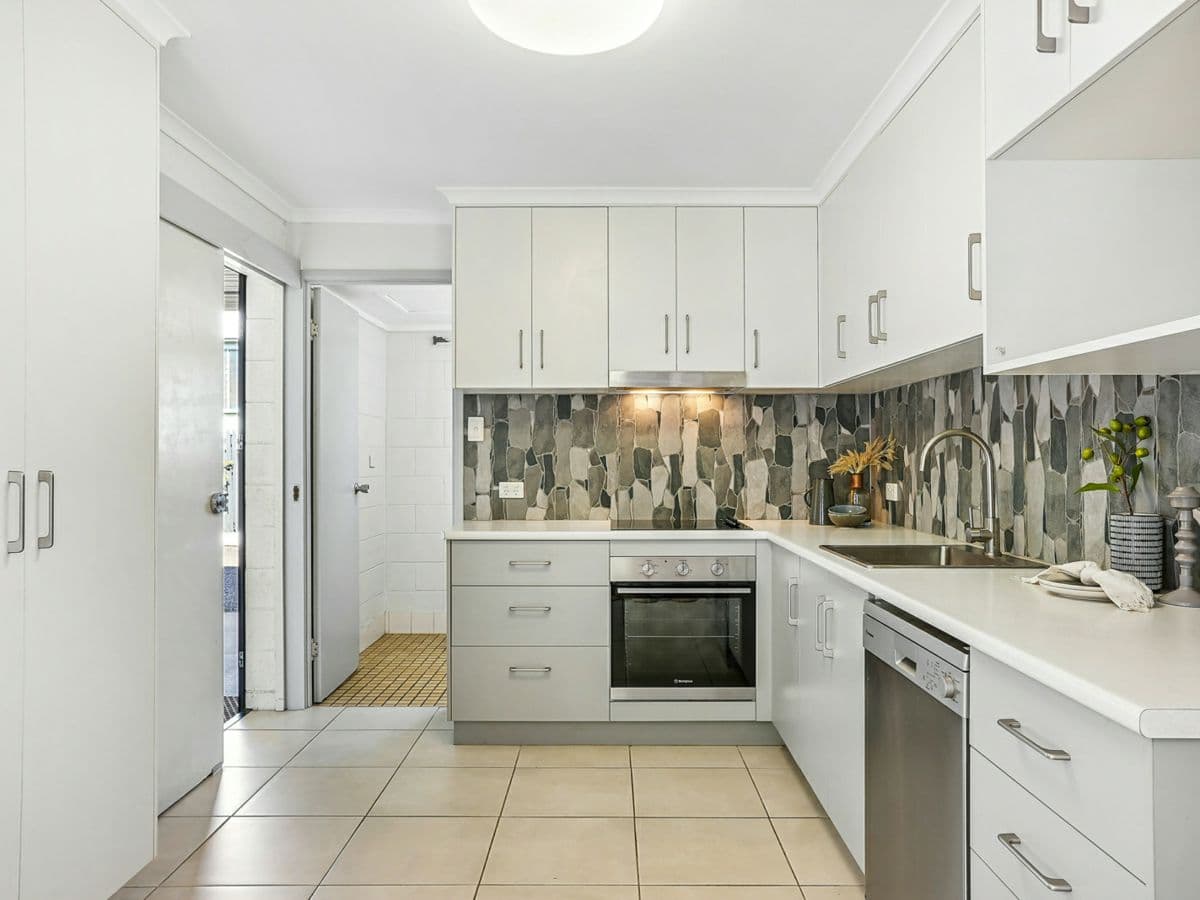 1/146 Queens Road, HERMIT PARK, Hermit Park - Image 1