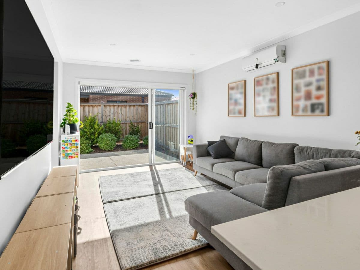 35 Wylie Street, CHARLEMONT, Charlemont - Thumbnail 2