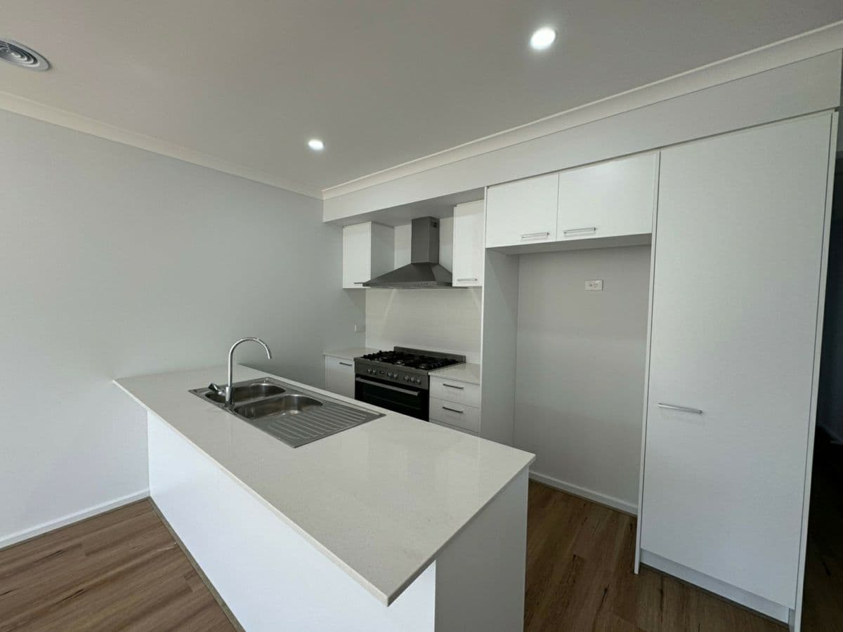 35 Wylie Street, CHARLEMONT, Charlemont - Thumbnail 3