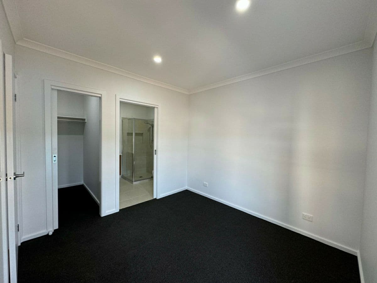 35 Wylie Street, CHARLEMONT, Charlemont - Thumbnail 4