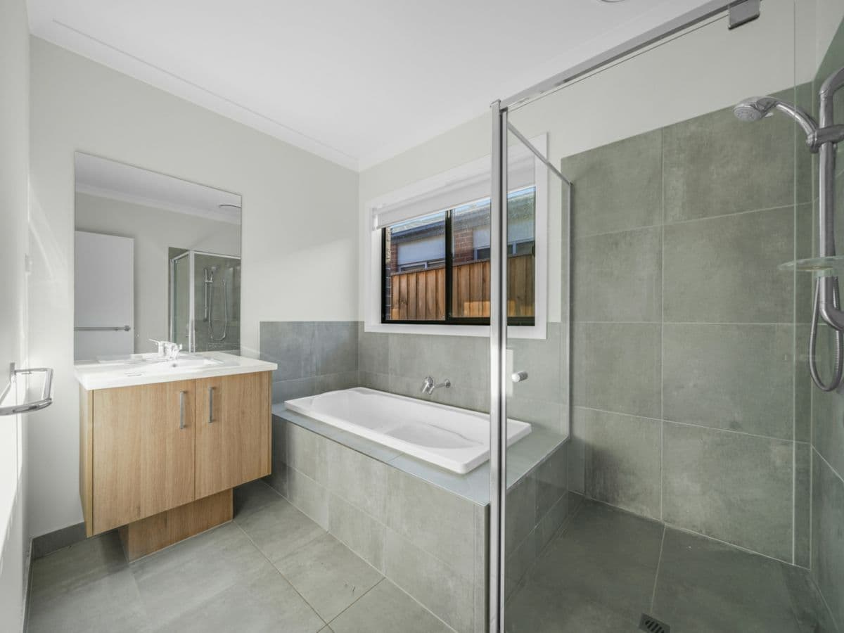 11 Riveting Road, WYNDHAM VALE, Wyndham Vale - Thumbnail 5