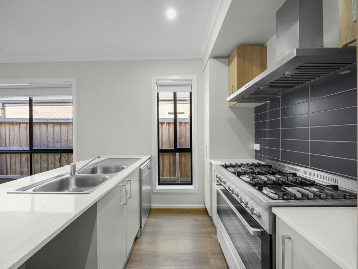11 Riveting Road, WYNDHAM VALE, Wyndham Vale - Thumbnail 7