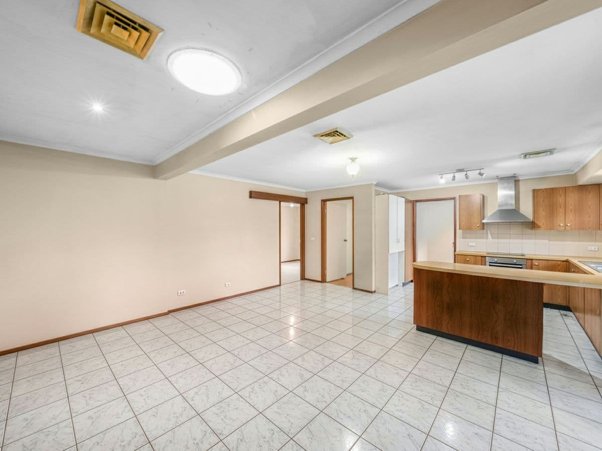 6 Tumut Court, WERRIBEE, Werribee - Thumbnail 4