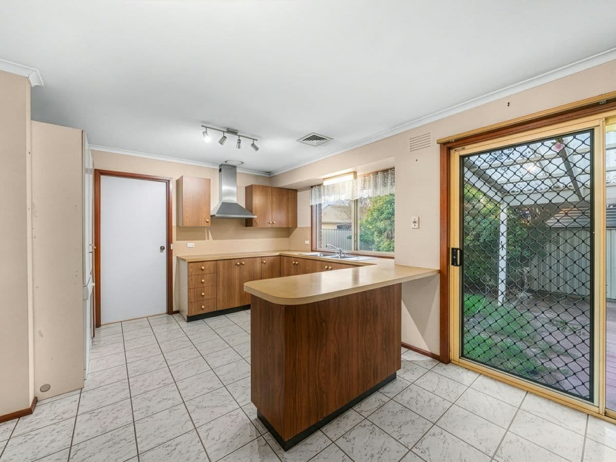 6 Tumut Court, WERRIBEE, Werribee - Thumbnail 5