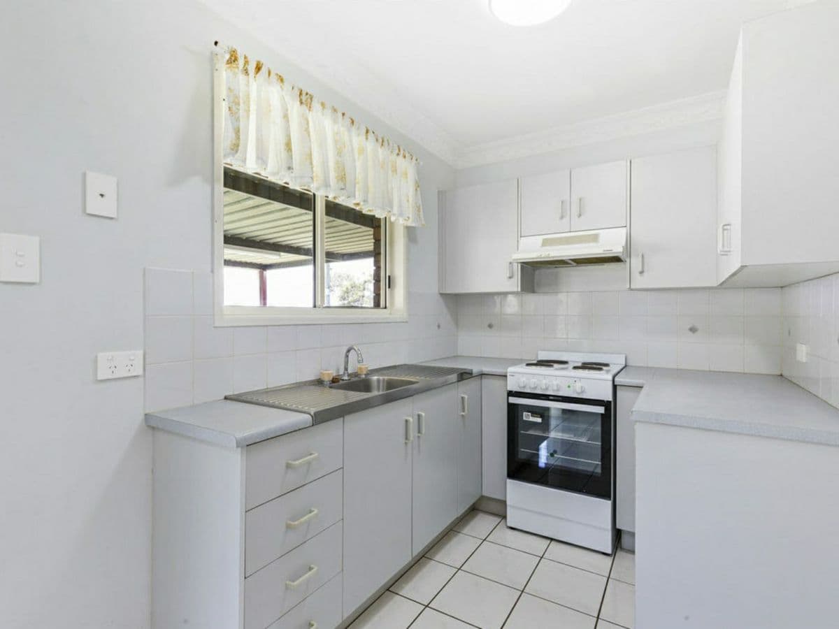 38 Hutchings Street, GRACEMERE, Gracemere - Thumbnail 4