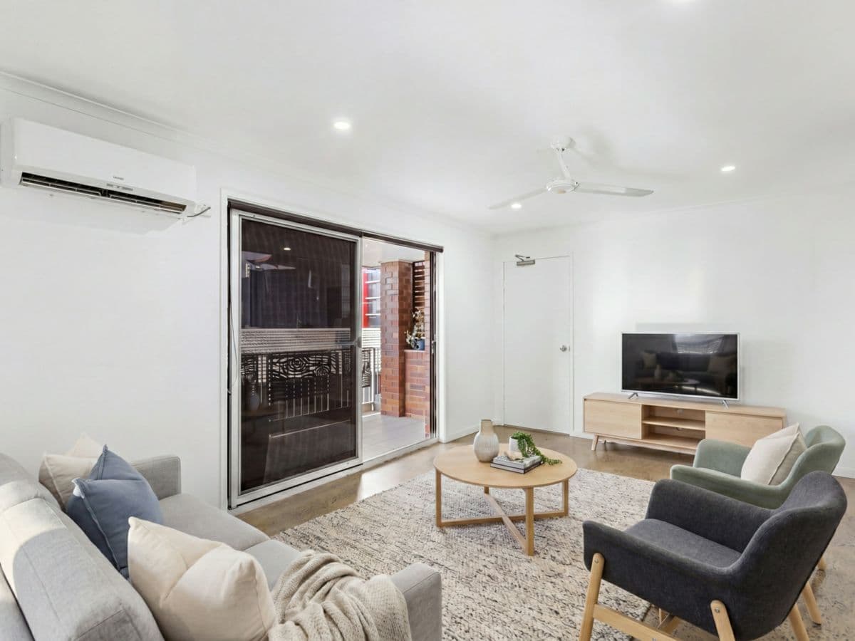 11/18 Garden Street, SOUTHPORT, Southport - Thumbnail 2