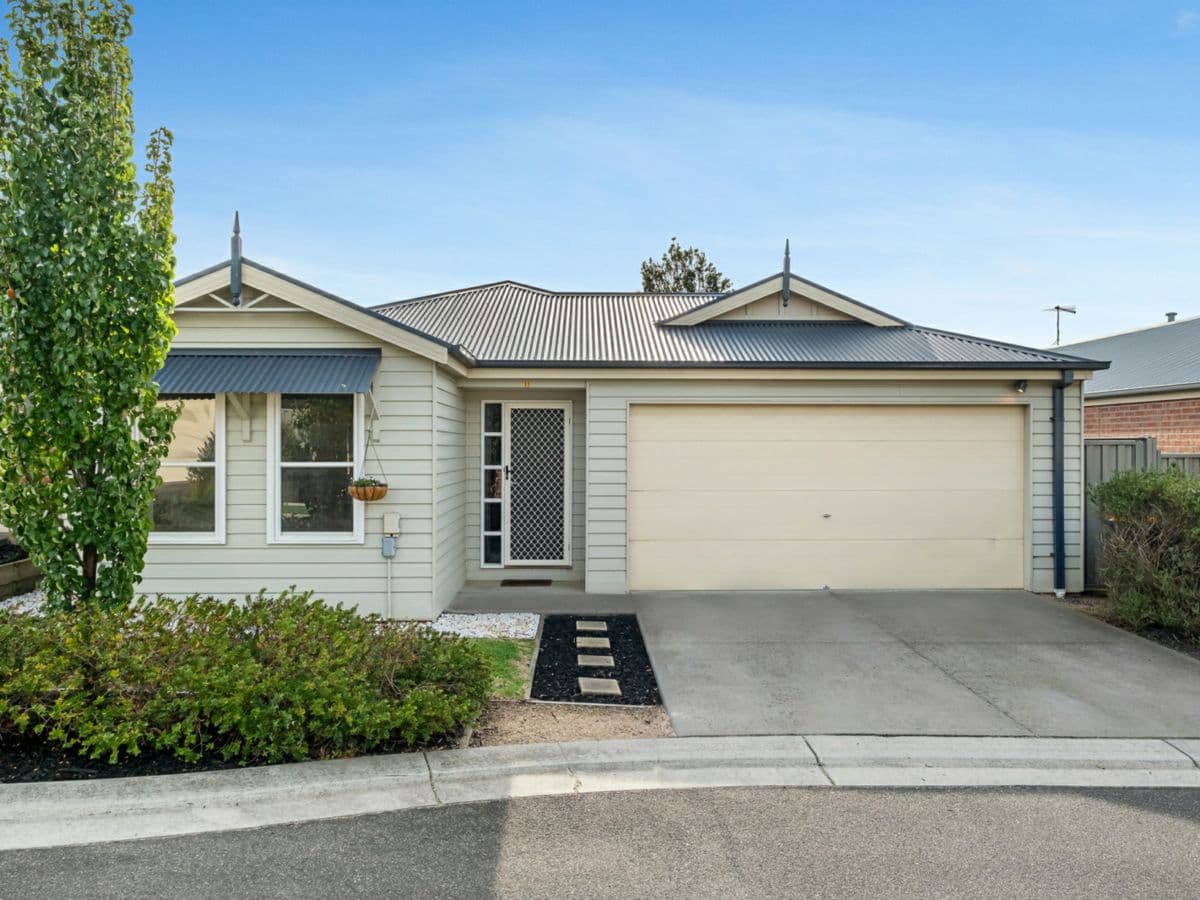 11 Southampton Drive, LANGWARRIN, Langwarrin - Image 1