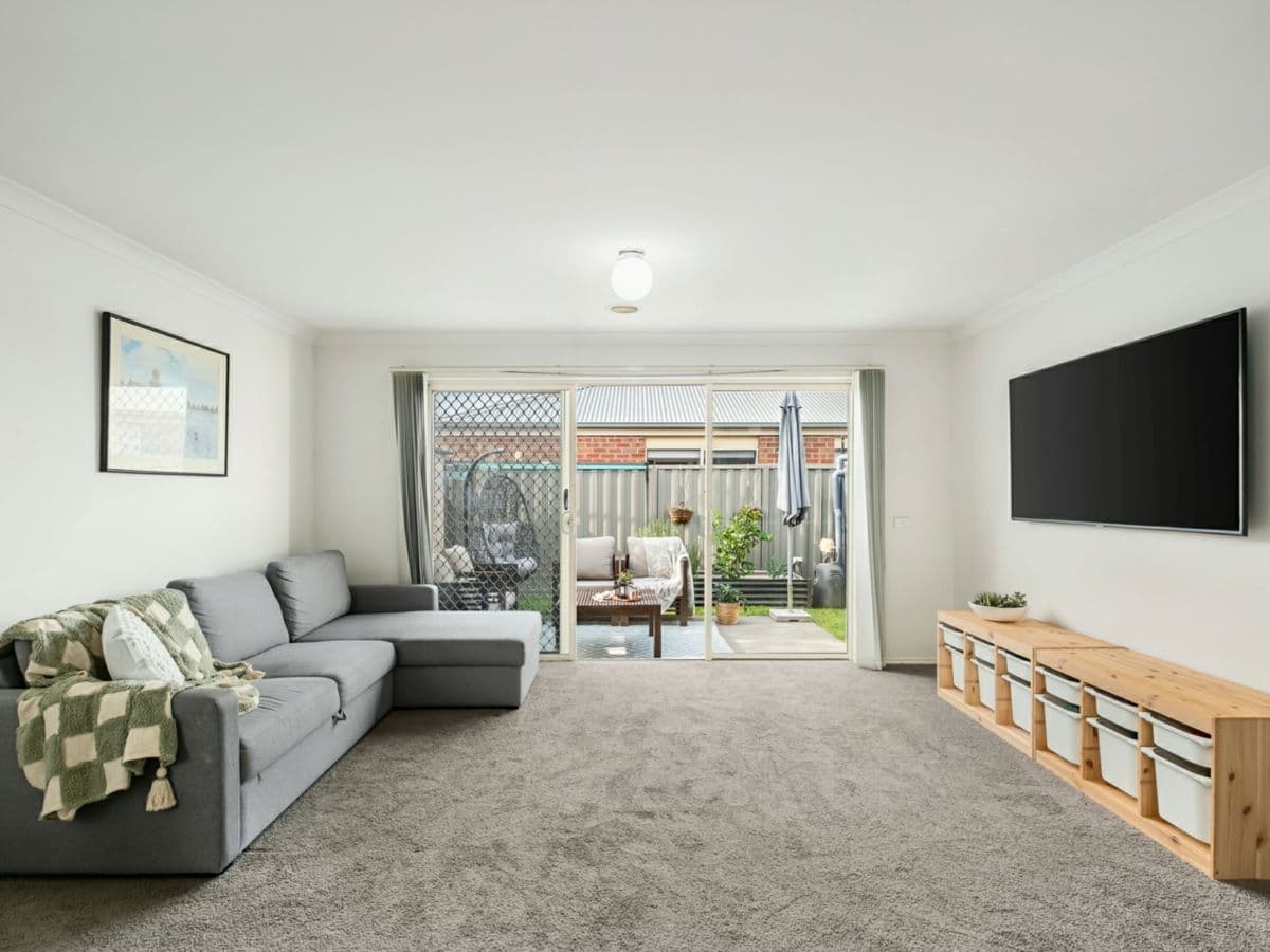 11 Southampton Drive, LANGWARRIN, Langwarrin - Thumbnail 4