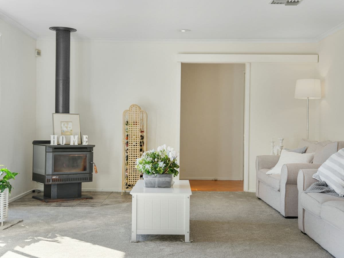 9 Rokeby Crescent, CRAIGIEBURN, Craigieburn - Thumbnail 3