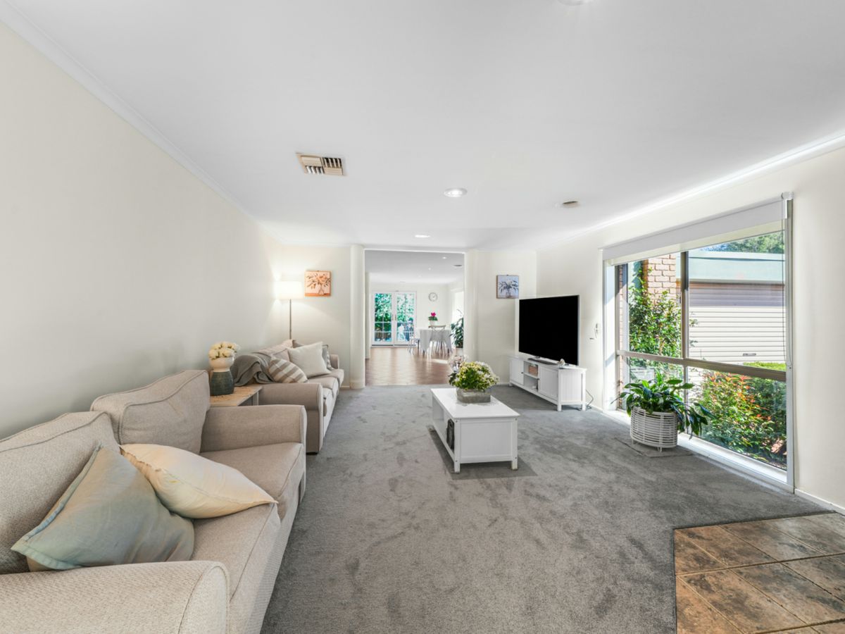 9 Rokeby Crescent, CRAIGIEBURN, Craigieburn - Thumbnail 4