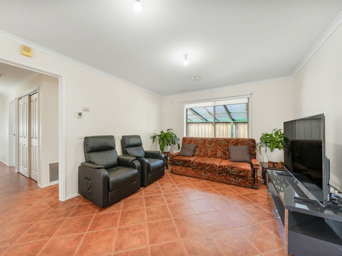 9 Rokeby Crescent, CRAIGIEBURN, Craigieburn - Thumbnail 6