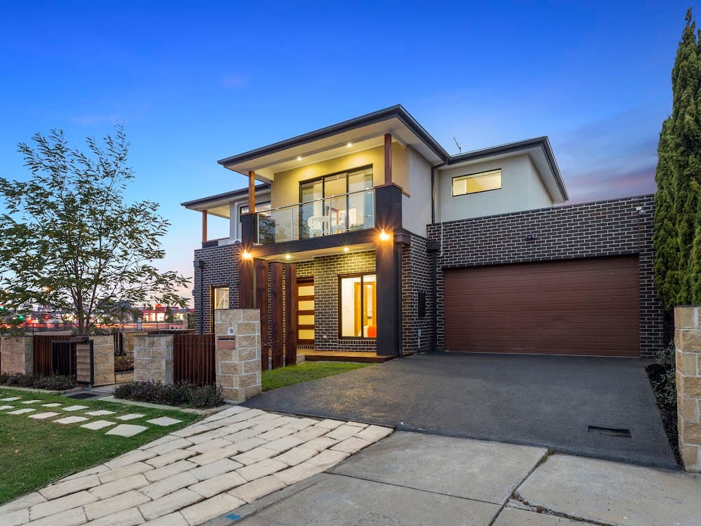 64 Honeyeater Crescent, Taylors Lakes, VIC, 3038, Taylors Lakes - Thumbnail 2