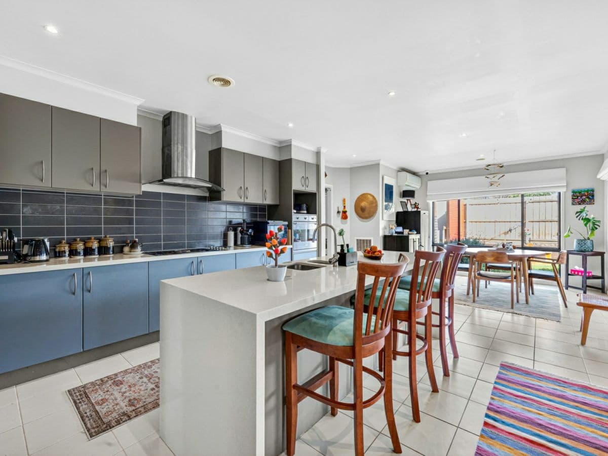 21 Malbec Loop, WAURN PONDS, Waurn Ponds - Thumbnail 2