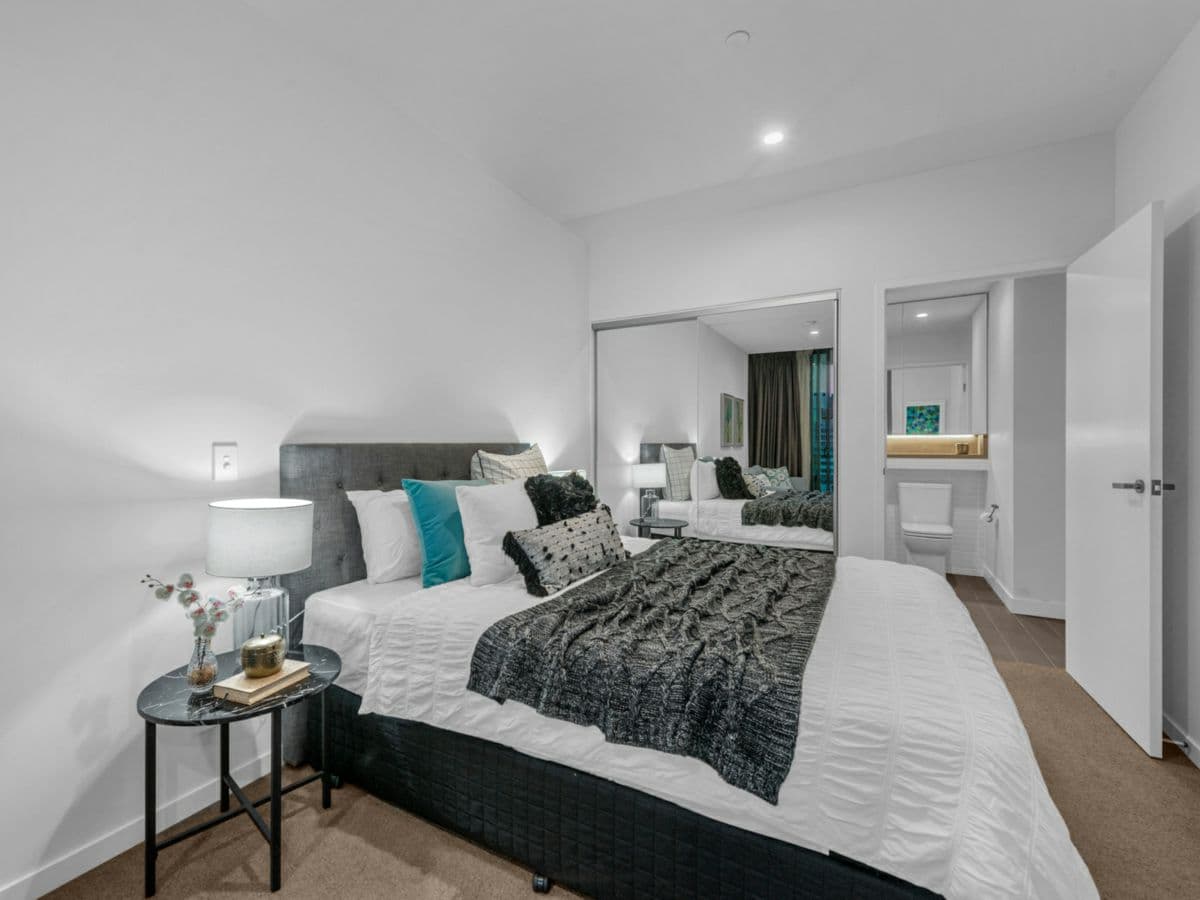 1004/4 Edmondstone Street, SOUTH BRISBANE, South Brisbane - Thumbnail 6