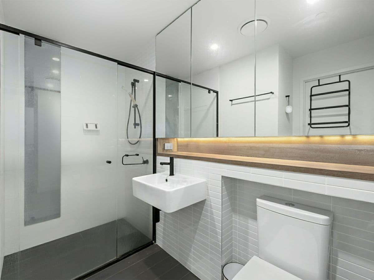 1004/4 Edmondstone Street, SOUTH BRISBANE, South Brisbane - Thumbnail 8