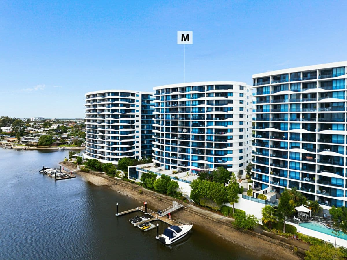 3703/5 Harbour Side Court, BIGGERA WATERS, Biggera Waters - Thumbnail 2