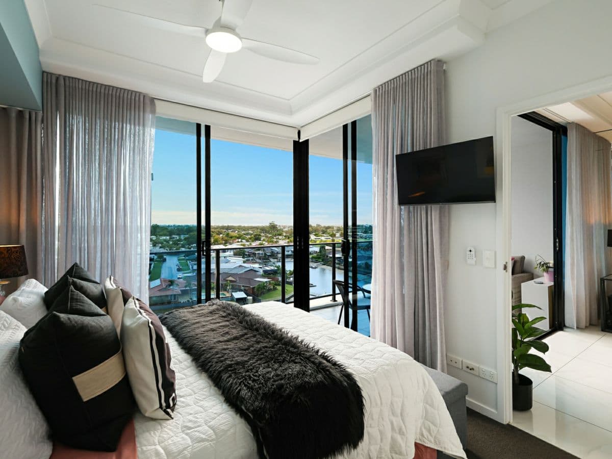 3703/5 Harbour Side Court, BIGGERA WATERS, Biggera Waters - Thumbnail 7