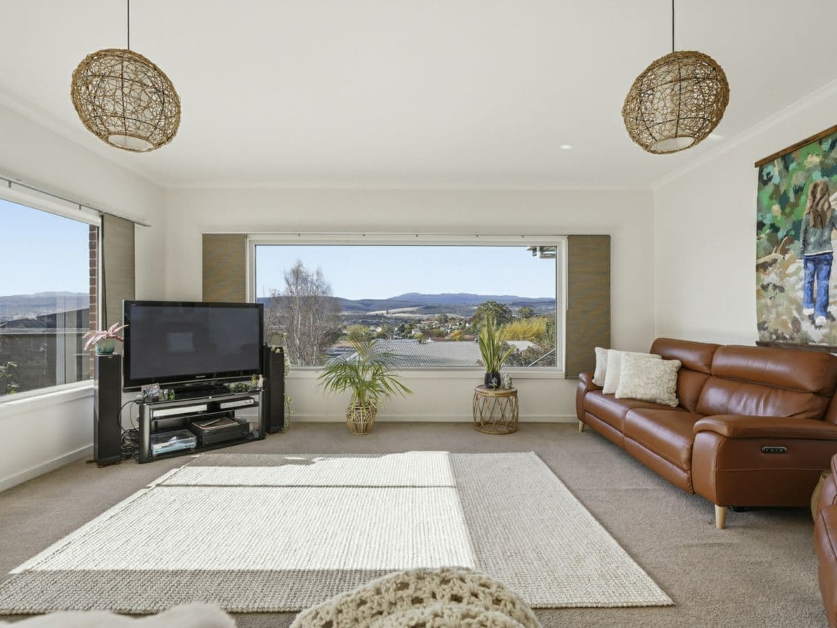 17 Lennon Rise, NEWSTEAD, Newstead - Thumbnail 3