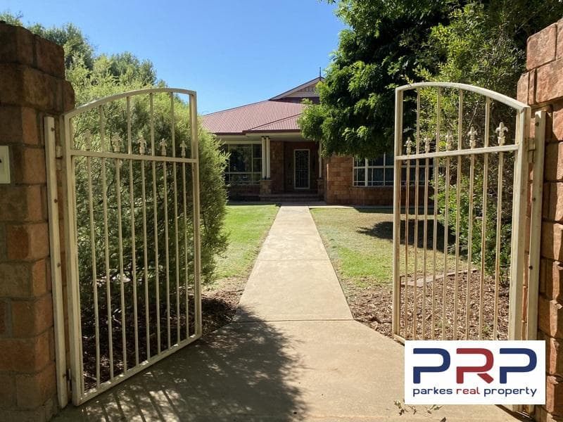 6 Coolabah Drive,, PARKES NSW 2870, Parkes - Thumbnail 2