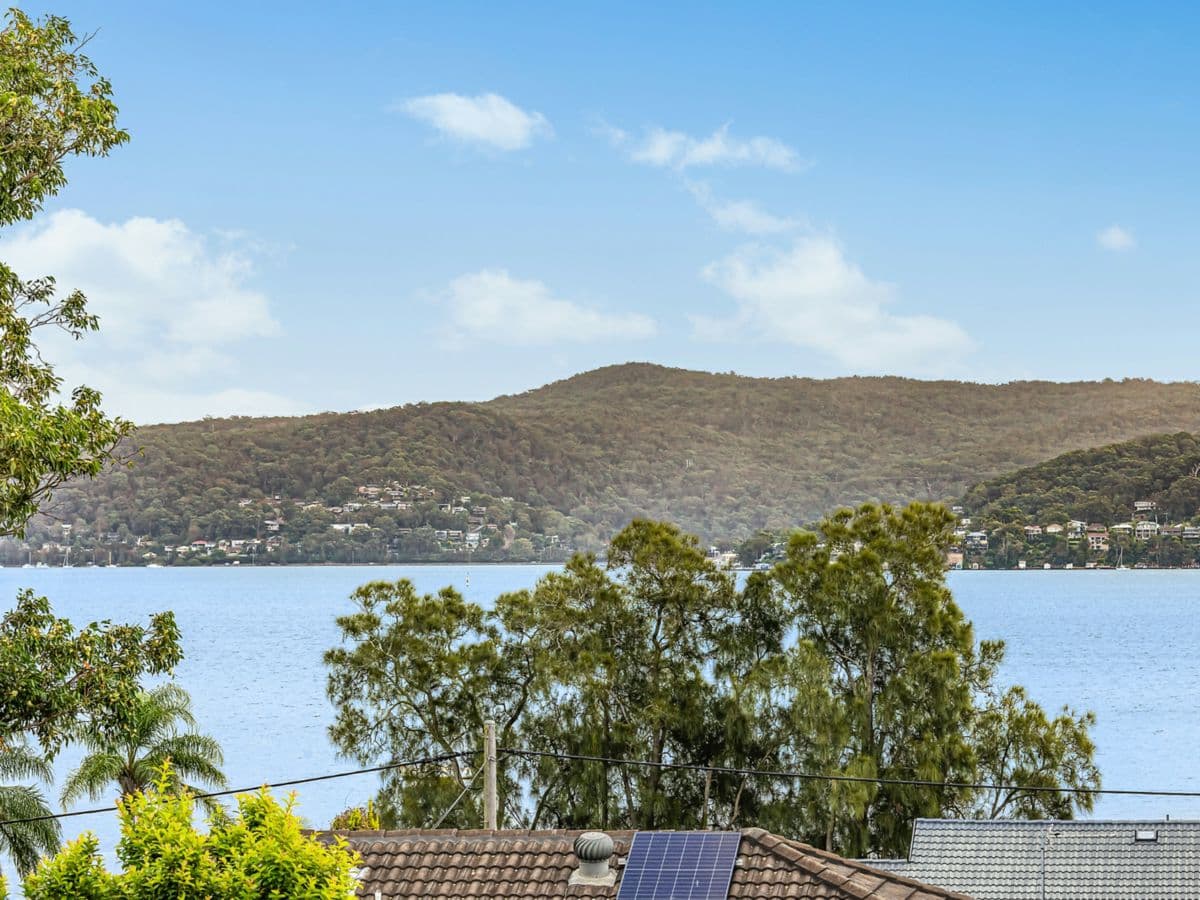 4 Edgewater Avenue, GREEN POINT, Green Point - Thumbnail 3