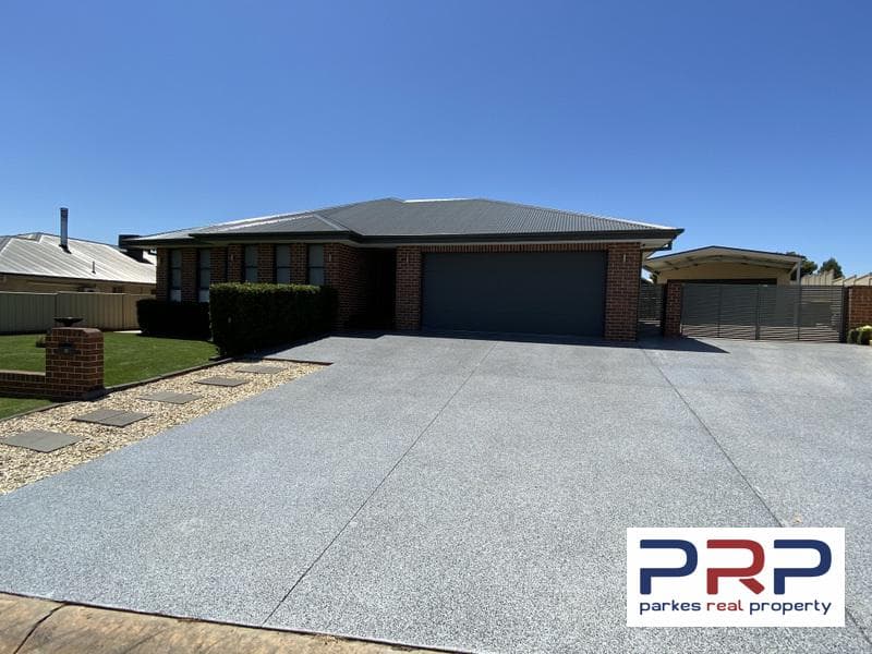 11 Cedar Crescent,, PARKES NSW 2870, Parkes - Thumbnail 3