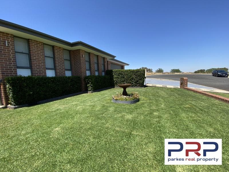 11 Cedar Crescent,, PARKES NSW 2870, Parkes - Thumbnail 4