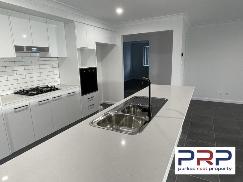 10 Cedar Crescent,, PARKES NSW 2870, Parkes - Thumbnail 5