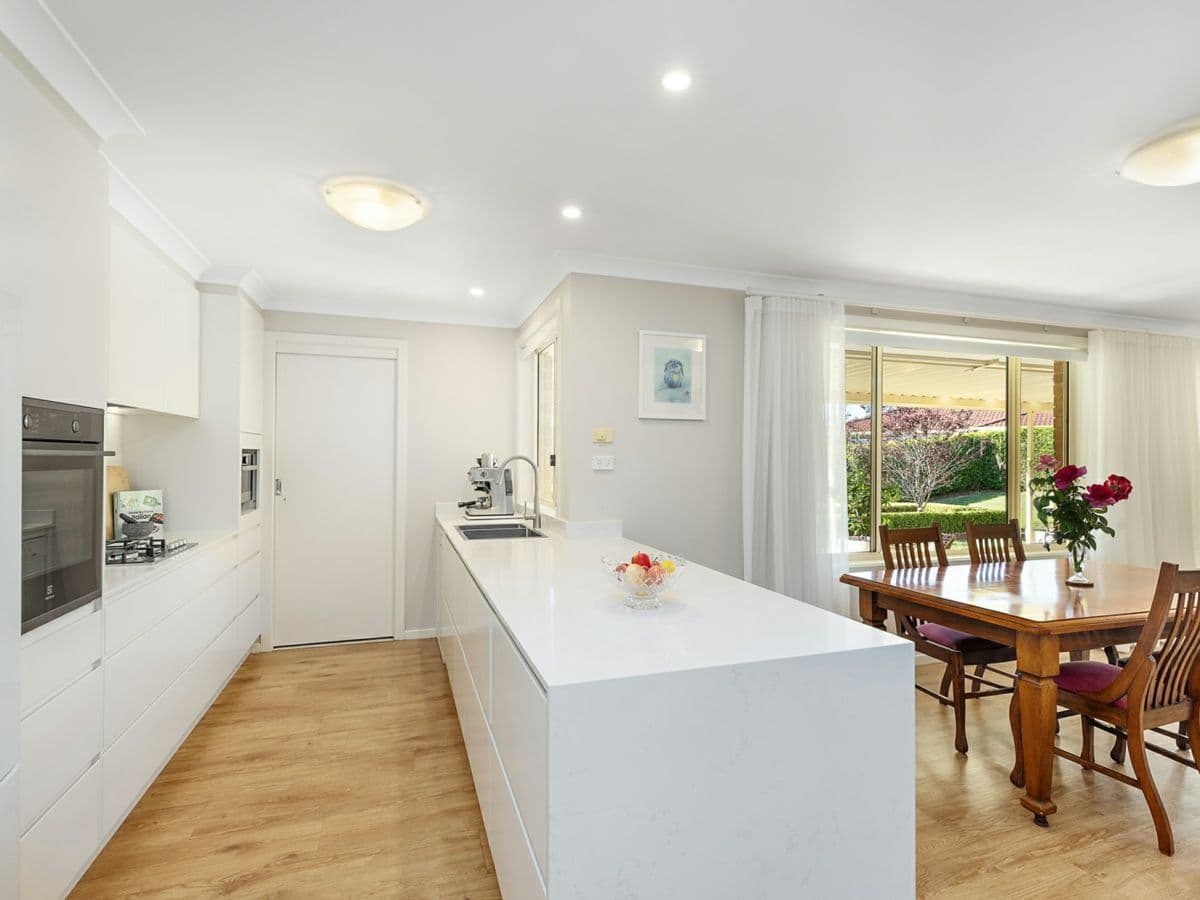 8 Greenvale Road, GREEN POINT, Green Point - Thumbnail 3
