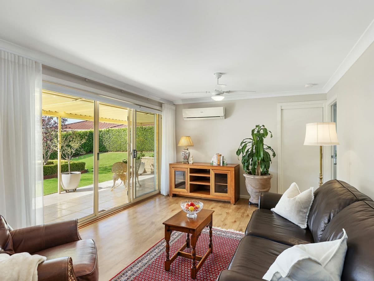 8 Greenvale Road, GREEN POINT, Green Point - Thumbnail 4