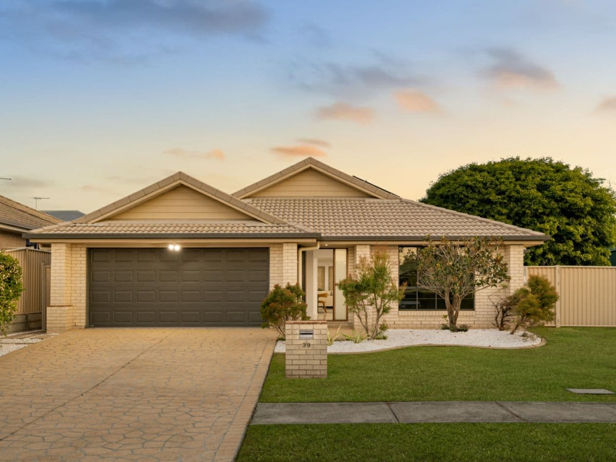 39 Hunter Street, MANLY WEST, Manly West - Image 1