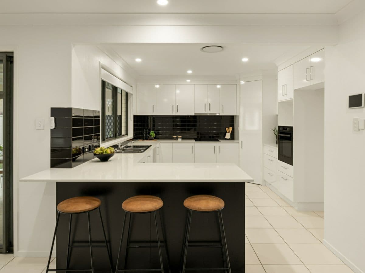 39 Hunter Street, MANLY WEST, Manly West - Thumbnail 3